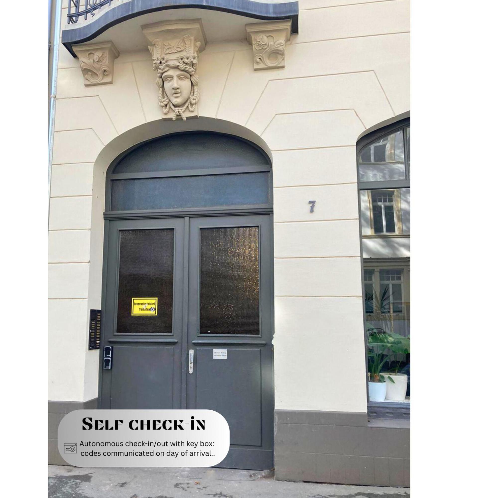 Modern Elegance In Historical City Center Trier Exterior photo